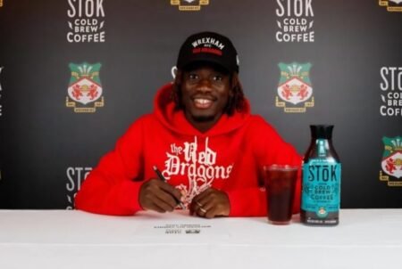 Issa Kaboré : « Je suis très heureux d’être un joueur de Wrexham ». Issa Kaboré : « Je suis très heureux d’être un joueur de Wrexham ».