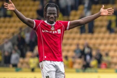 Issa Kaboré démarre sa saison en Championship sur les chapeaux de roue