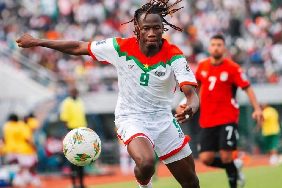 Issa Kaboré unique Burkinabé dans l’équipe type des éliminatoires de la Coupe du Monde Issa Kaboré unique Burkinabé dans l’équipe type des éliminatoires de la Coupe du Monde