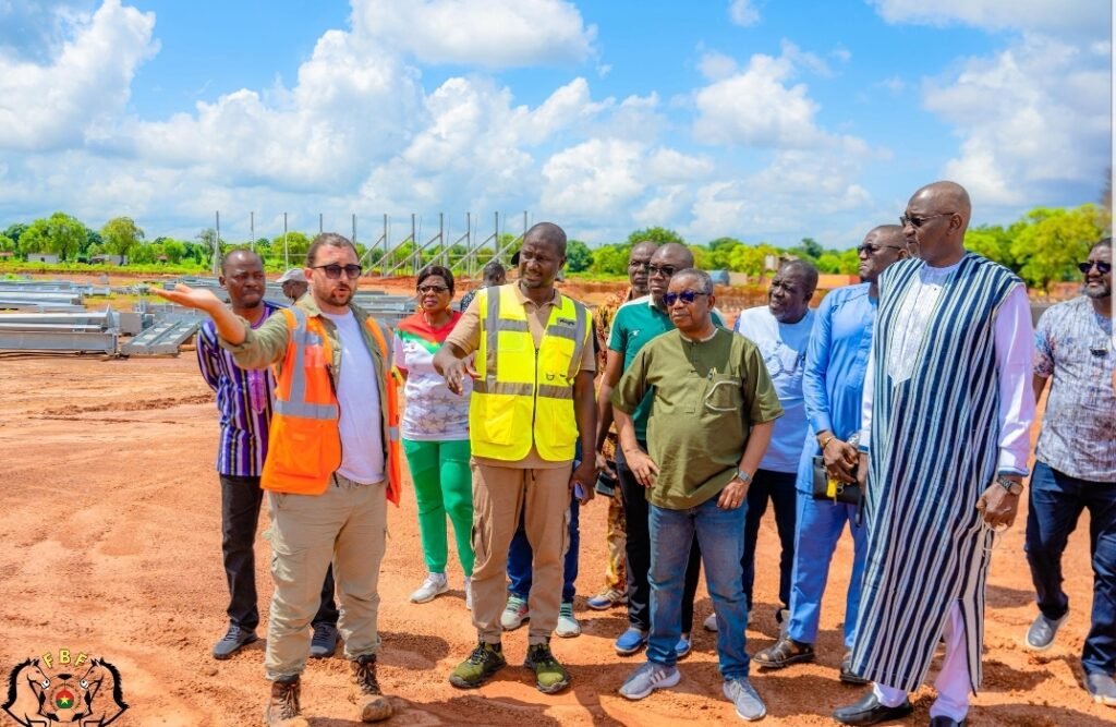 Fédération burkinabè de football: le président Oumarou Sawadogo visite des projets d’infrastructures sportives à Bobo-Dioulasso
