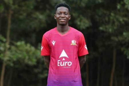 Jonathan Niamou quitte l’Awoa FC pour s’engager avec les VC Warriors