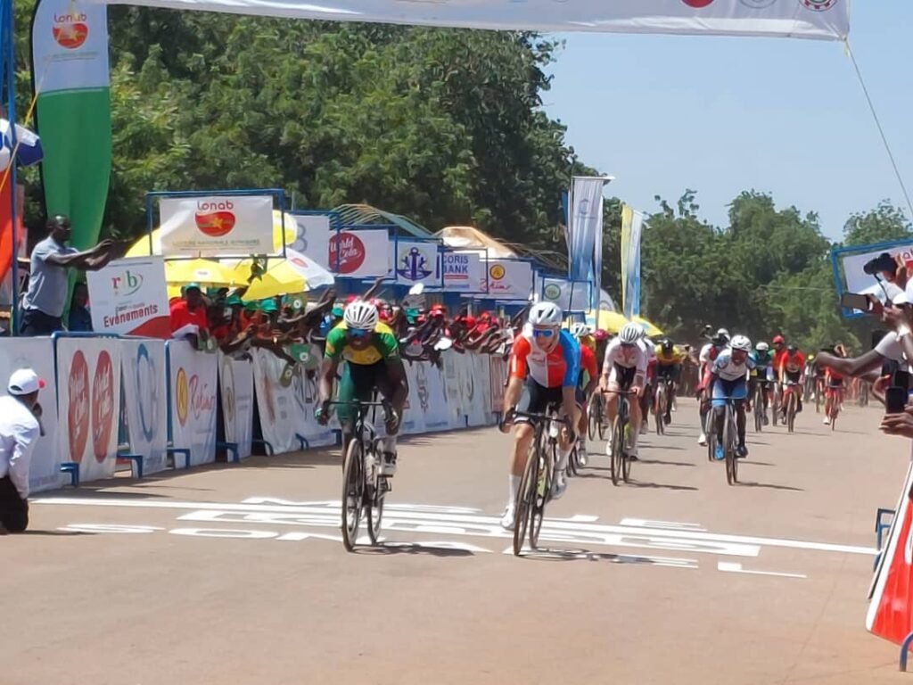 Tour du Faso 4e étape : Le Malien Diamouténé vainqueur à Diébougou, Paul Daumont intouchable en Jaune Tour du Faso 4e étape : Le Malien Diamouténé vainqueur à Diébougou, Paul Daumont intouchable en Jaune
