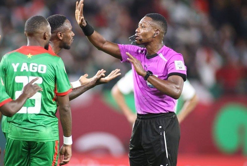 Burkina Faso Vs Algérie : « Il ne faut pas accuser l’arbitre », selon Brama Traoré Burkina Faso Vs Algérie : « Il ne faut pas accuser l’arbitre », selon Brama Traoré