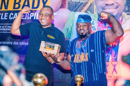 « Caterpillar » triple médaillé mondial : Le groupe NEEMBA célèbre les exploits de son ambassadeur « Caterpillar » triple médaillé mondial : Le groupe NEEMBA célèbre les exploits de son ambassadeur