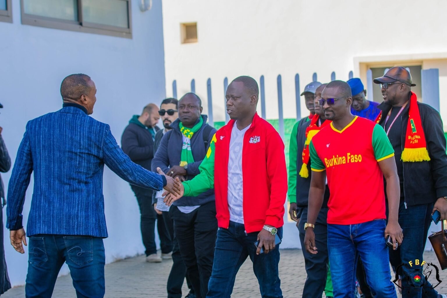 CAN MAROC 2025 : 𝑳𝒆𝒔 𝑬́𝒕𝒂𝒍𝒐𝒏𝒔 𝒓𝒆𝒄̧𝒐𝒊𝒗𝒆𝒏𝒕 𝒍𝒆 𝒔𝒐𝒖𝒕𝒊𝒆𝒏 𝒅𝒆𝒔 𝒂𝒖𝒕𝒐𝒓𝒊𝒕𝒆́𝒔 𝒂𝒗𝒂𝒏𝒕 𝒍𝒆𝒖𝒓 𝒑𝒓𝒆𝒎𝒊𝒆𝒓 𝒎𝒂𝒕𝒄𝒉