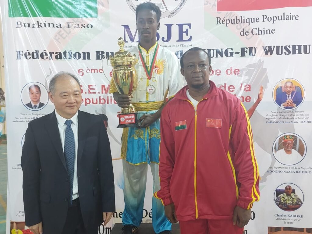6ᵉ Coupe de l’Ambassadeur de la Chine en Kung-fu Wushu :Oumarou Ganga sacré meilleur athlète 6ᵉ Coupe de l’Ambassadeur de la Chine en Kung-fu Wushu :Oumarou Ganga sacré meilleur athlète